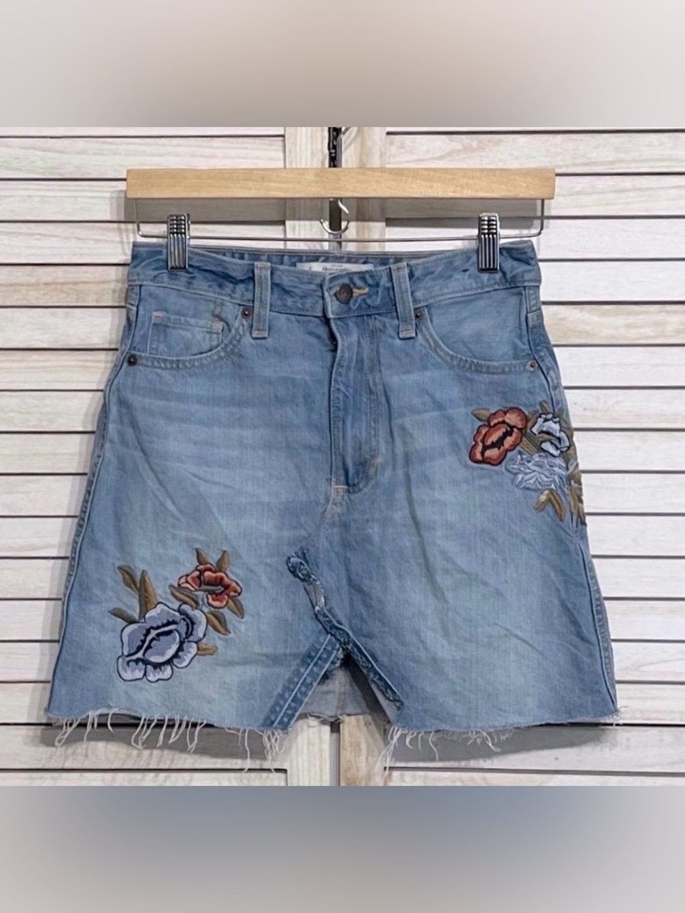 Abercrombie & Fitch Denim Skirt Women's 2  W26 PRICE FIRM